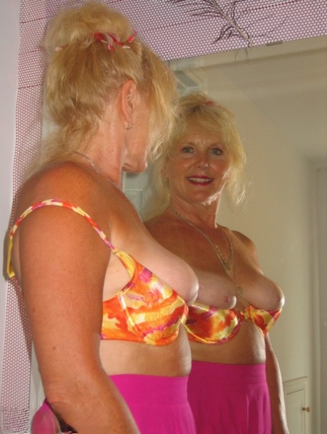 huge tits mom fuckes art xxx image