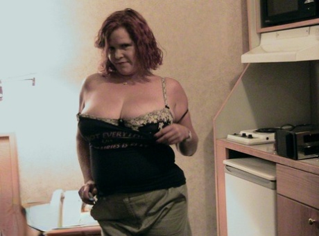 amateur milf candid huge tits sexy gallery