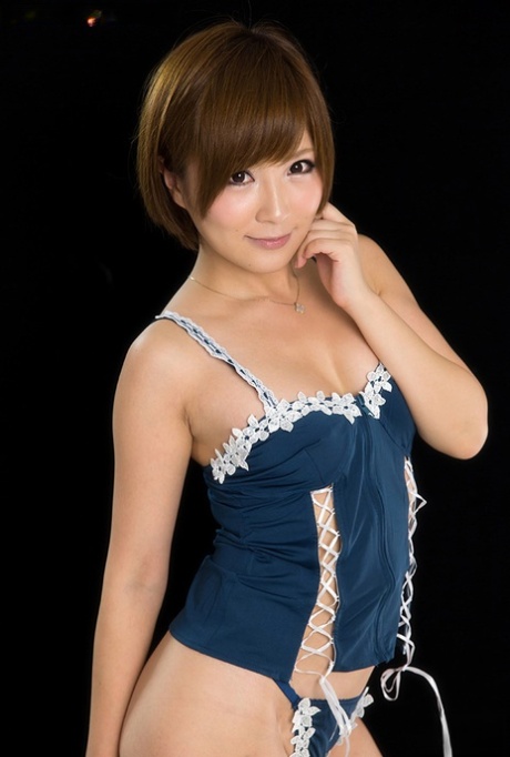 Kaede Oshiro art actress pic