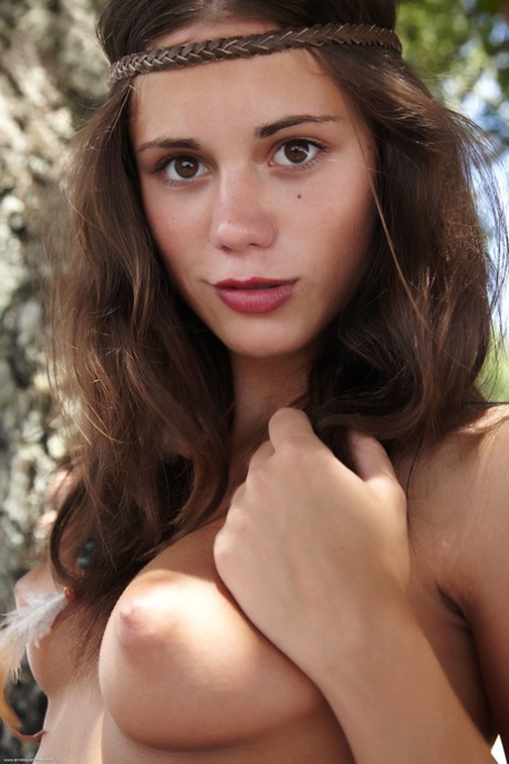 Little Caprice hot actress img