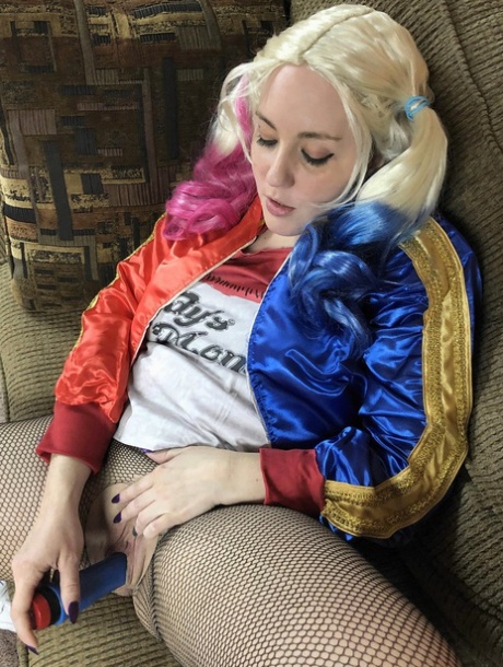 Harley Quinn hd pornstar img